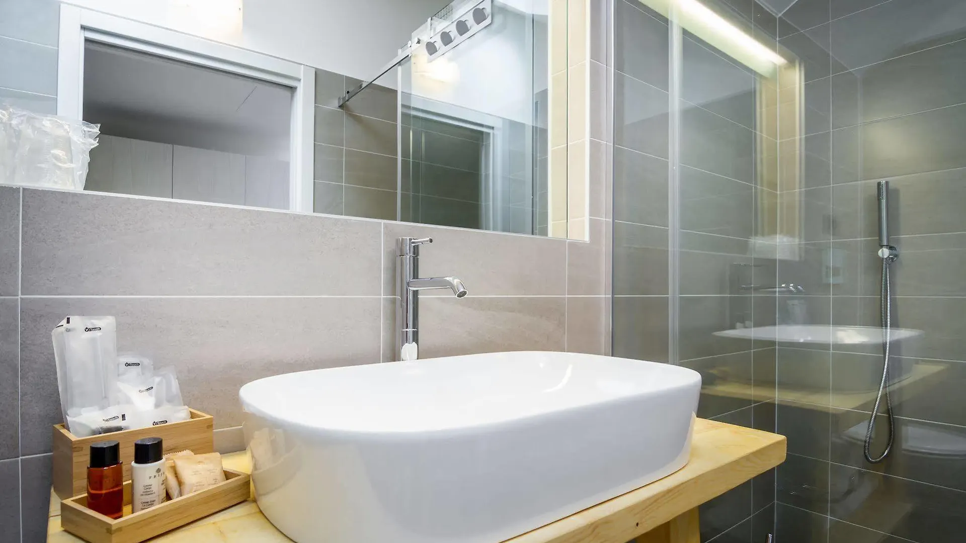 La Locanda Del Cantiere Лалльо 3*,